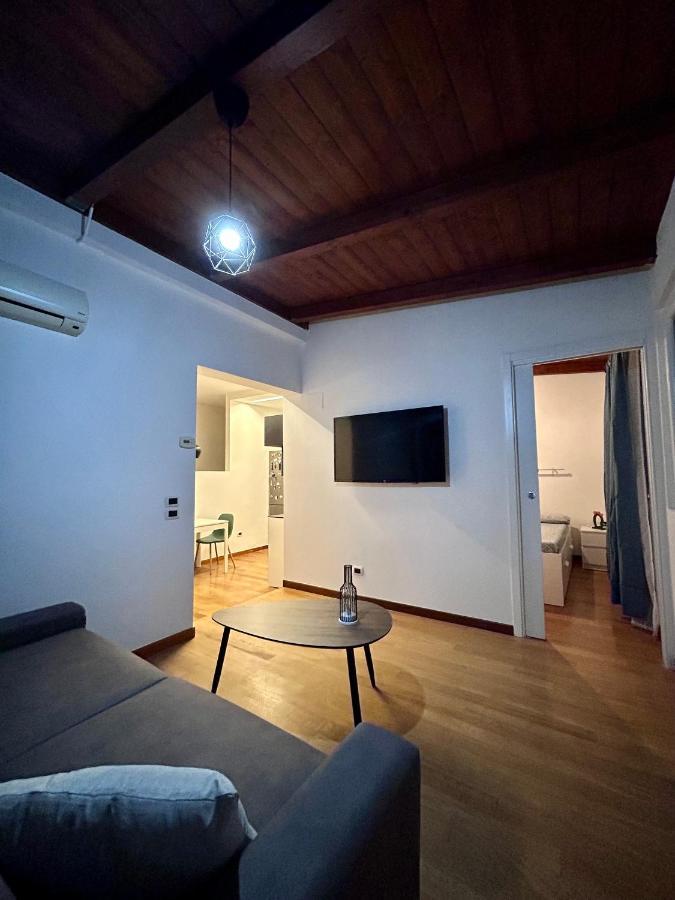 Ferienwohnung Isola Rovi Bari Exterior foto